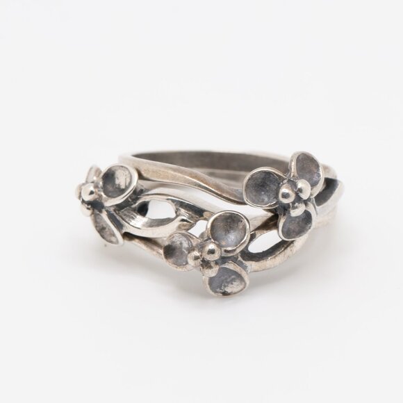 Vintage Sterling Silver Flower Ring - Picture 9 of 11